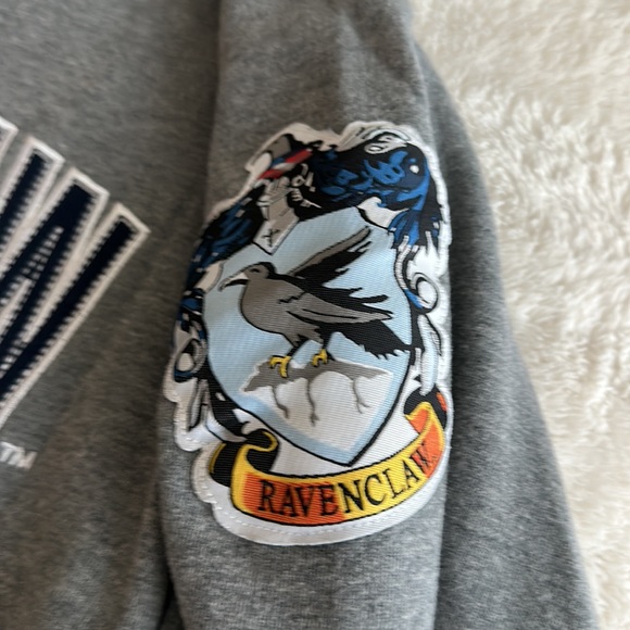 Ravenclaw Crewneck Sweater | Wizarding World of Harry Potter Official Merch - Picture 2 of 3